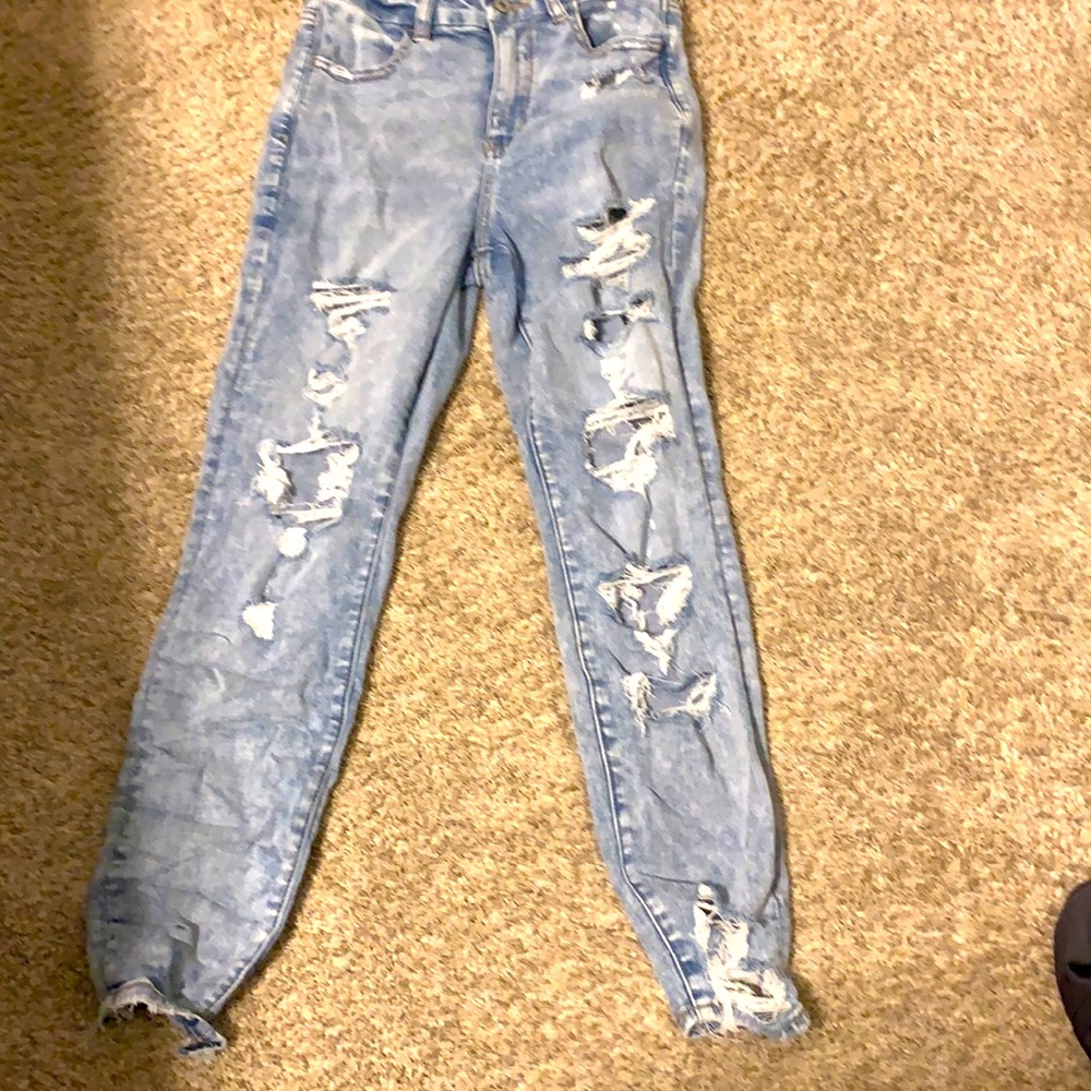 Light wash skinny jeans